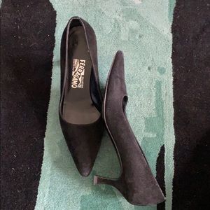 Ferragamo black suede pumps